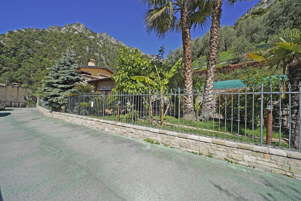 Villa Fior Di Loto Limone sul Garda Exterior photo