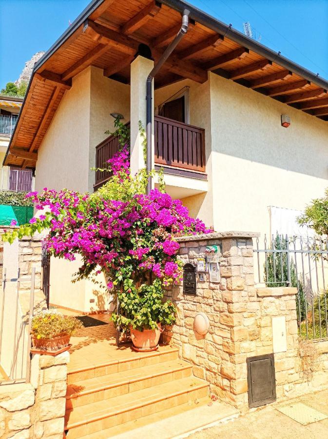 Villa Fior Di Loto Limone sul Garda Exterior photo